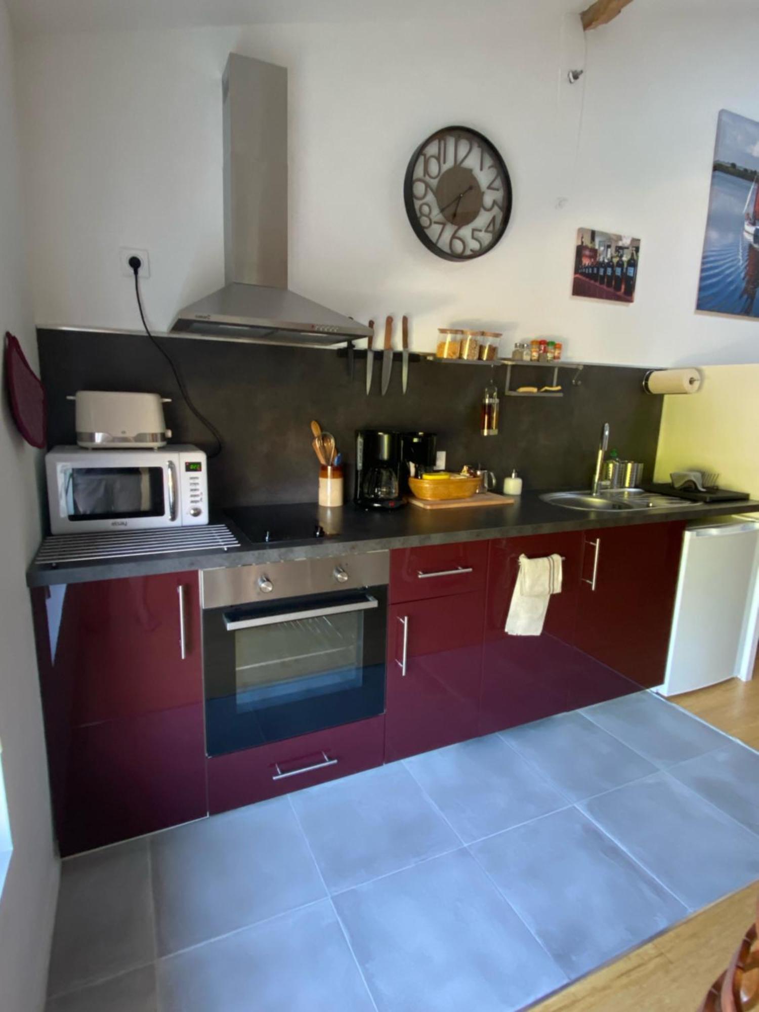 Confortable T2 De 50 M2 Avec Parking Prive Apartment *
